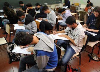 Pé-de-Meia: conheça os requisitos para estudantes receberem o incentivo financeiro