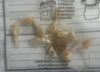 Força Tática e Polícia Civil apreendem drogas no bairro da Colina: Adolescente e mulher são conduzidos para Delegacia