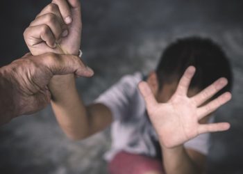 Padrasto arranca órgão sexual de garoto de 5 anos