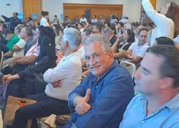 Prefeito Enivaldo dos Anjos participa de reunião do Pacto pela Educação com o Governador Casagrande