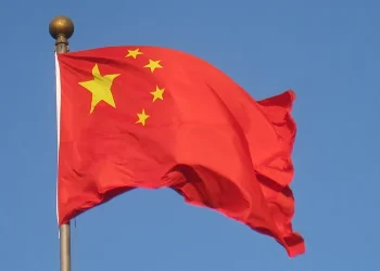 China aumenta para 125% tarifas dos EUA e dólar cai após retaliação