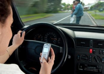 O risco invisível por trás das distrações ao volante