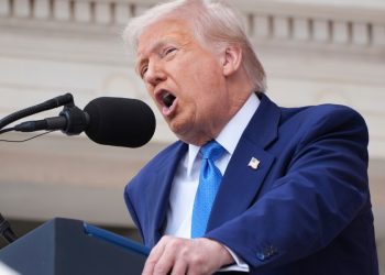 Trump proíbe entrada de 12 países nos Estados Unidos