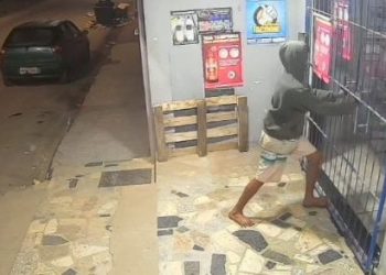 Adolescente é Detido Após Arrombar Loja e Furtar Whisky em Barra de São Francisco