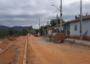 Prefeitura avança com calçamento e melhorias no bairro Colina em Barra de São Francisco