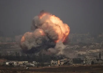 Ataques israelenses em Gaza deixam ao menos 43 mortos, incluindo crianças; negociações de cessar-fogo seguem travadas