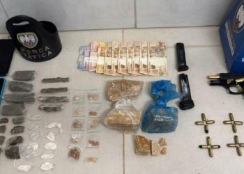 Apreensão de Drogas e duas pessoas foram conduzidas para Delegacia de  Barra de São Francisco