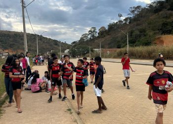 Escola Municipal João Bastos incentiva saúde e cidadania com caminhada educativa