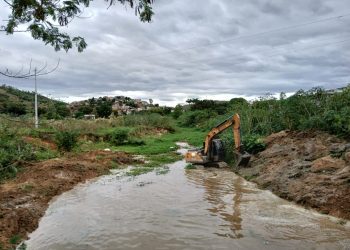 Barra de São Francisco avança com obras de limpeza do Rio São Francisco e reforça prevenção contra enchentes
