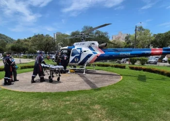 Menina de 2 anos é resgatada de helicóptero após sofrer queimaduras graves no ES