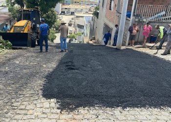 Rua João Alberto recebe pavimentação asfáltica em Barra de São Francisco