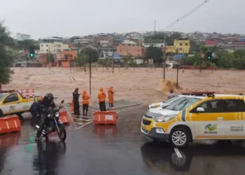 Tragédia em Minas Gerais: Mortes sobem para 30 após chuvas devastadoras