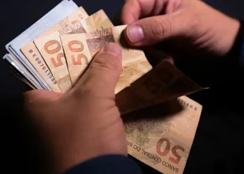 Irmãos podem ser obrigados a pagar pensão? Entenda o que diz a lei no Brasil