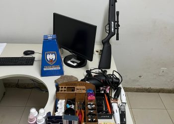 PM age rápido e recupera produtos furtados em barbearia