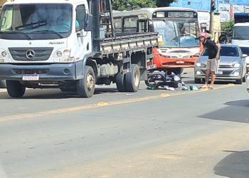 Idoso escapa com vida após grave acidente no bairro Irmãos Fernandes