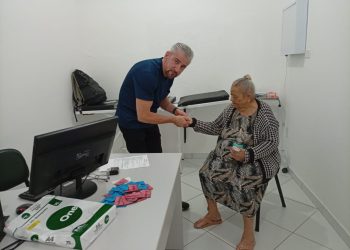 Atendimento humanizado do Dr. Roberto Rossi conquista pacientes no mutirão de ortopedia em Barra de São Francisco