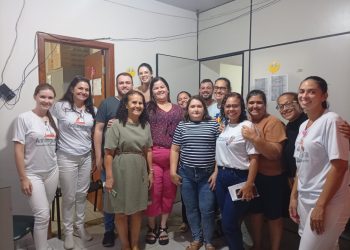 Enfermeira Cheila Sangi recebe homenagens no Dia da Enfermagem em Barra de São Francisco