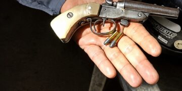 Ação rápida da Força Tática do 11º BPM retira arma de fogo de circulação e reforça segurança em Barra de São Francisco