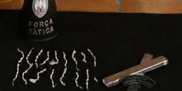Força Tática e equipe K9 desarticulam ponto de apoio ao tráfico e apreendem drogas no Bairro Estrela