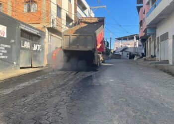 Prefeitura de Barra de São Francisco inicia recapeamento da ES-320 e reforça compromisso com o desenvolvimento regional