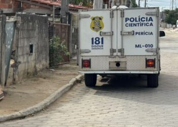 Mulher é assassinada a tiros na frente da filha de 11 anos em Sooretama
