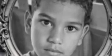 Menino de 6 anos morre após ser atingido por mochila com facas; pai é preso em flagrante no Amazonas