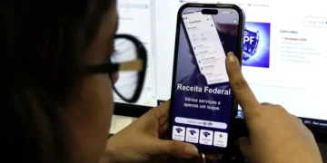 Receita libera 3º lote da restituição do IR 2026