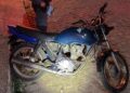 Moto abandonada é recolhida pela Polícia Militar em Barra de São Francisco; circunstâncias do caso serão apuradas