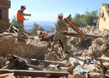 Terremoto nos Andes do Peru deixa mortos, dezenas de feridos e destrói casas; autoridades intensificam buscas