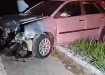 Adolescente de 17 anos morre após carro bater contra cerca durante madrugada no Sul do ES