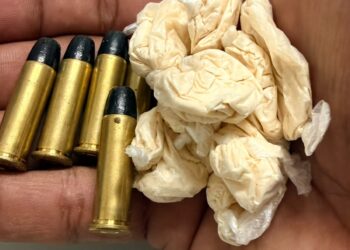 PM do 11º Batalhão prende suspeito por tráfico e apreende drogas, dinheiro e munições durante festa em Barra de São Francisco